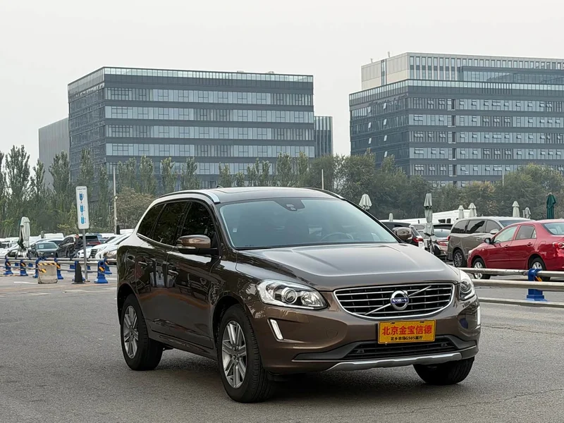 Volvo XC60 — фото 3