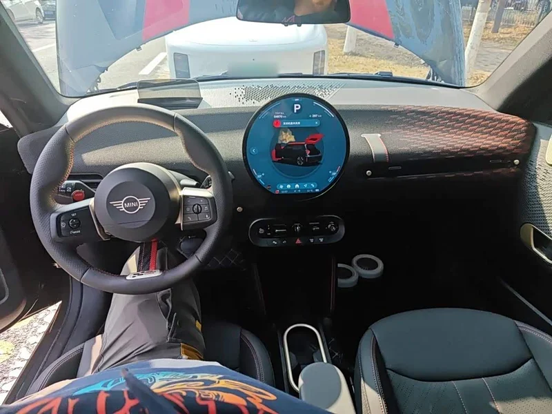 MINI Electric JCW — фото 10