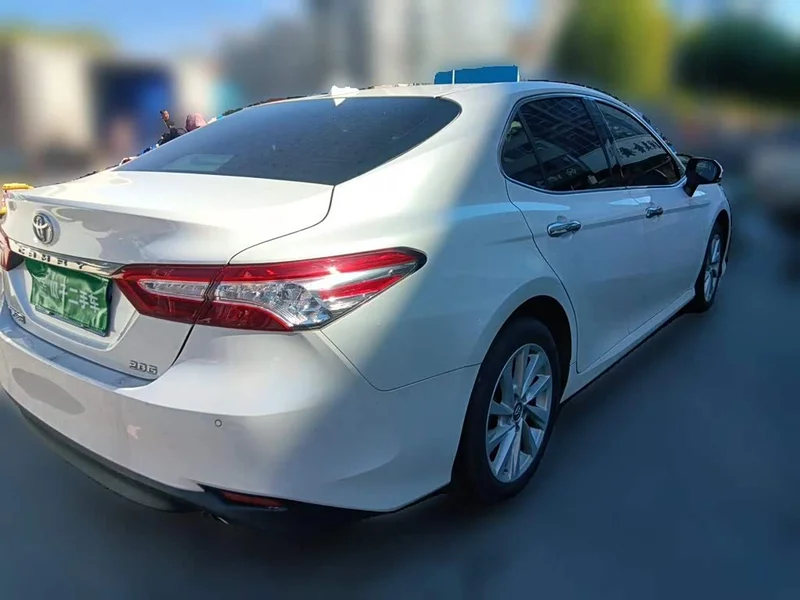 Toyota Camry — фото 4