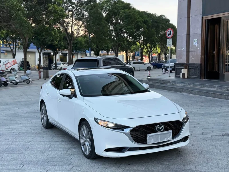 Mazda 3 Axela — фото 3