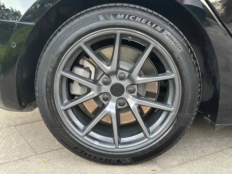 Tesla Model 3 — фото 17