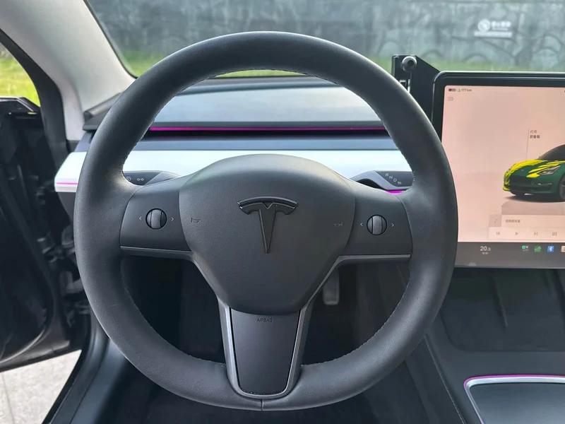 Tesla Model 3 — фото 8