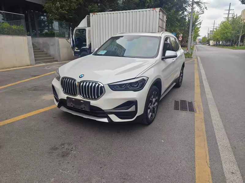 BMW X1 — фото 1