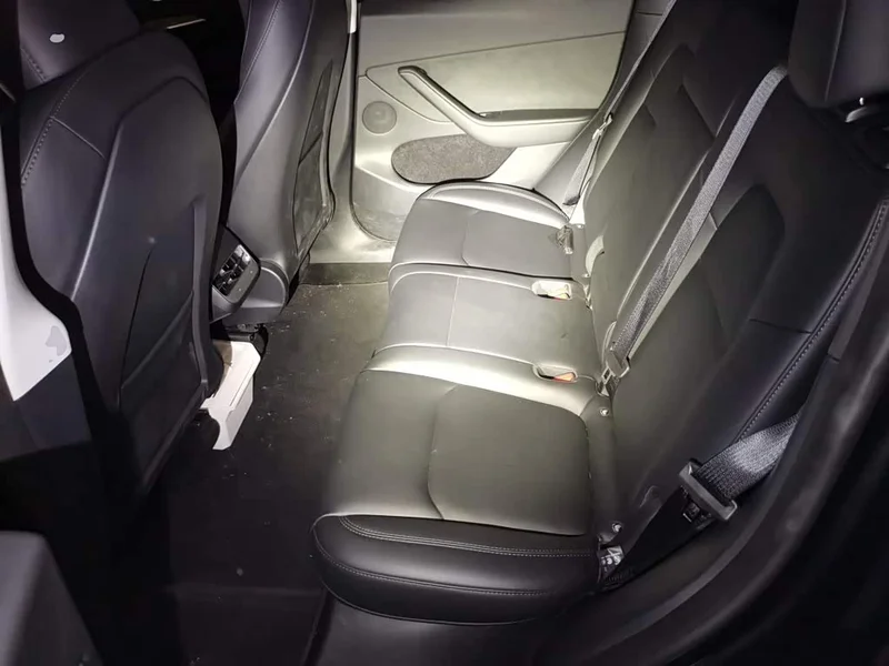 Tesla Model Y — фото 13