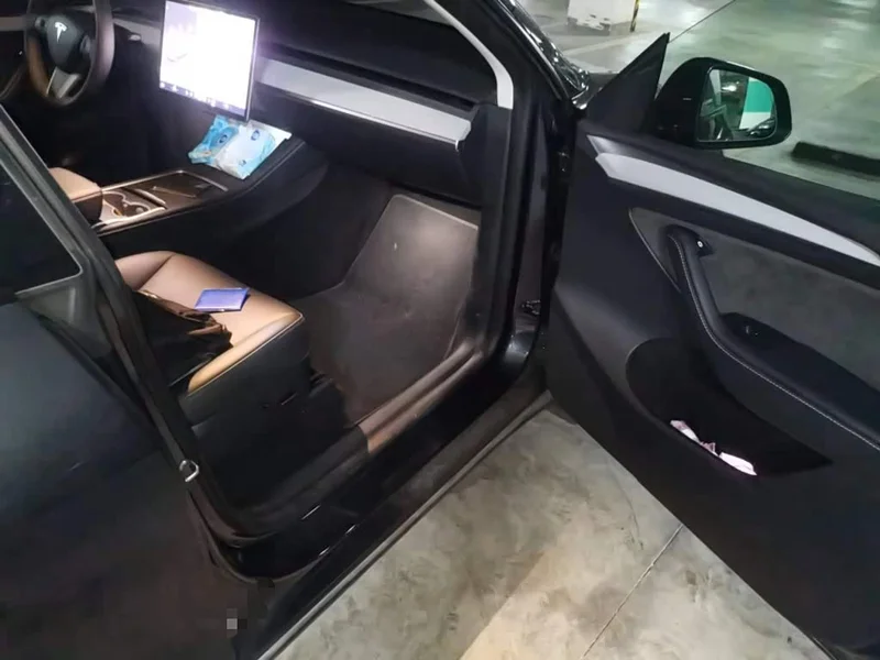 Tesla Model Y — фото 19