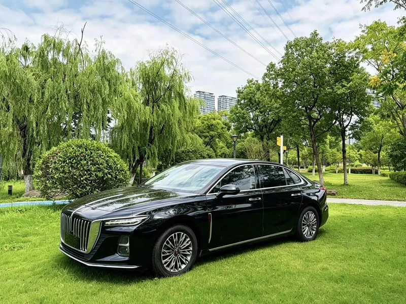 Hongqi H5 — фото 1