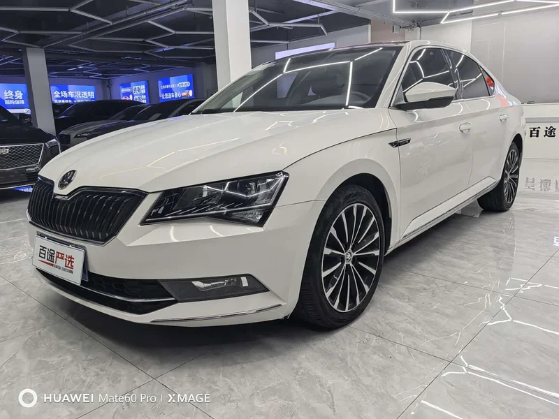 Skoda Superb — фото 1