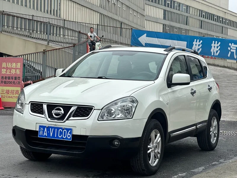 Nissan Qashqai — фото 1