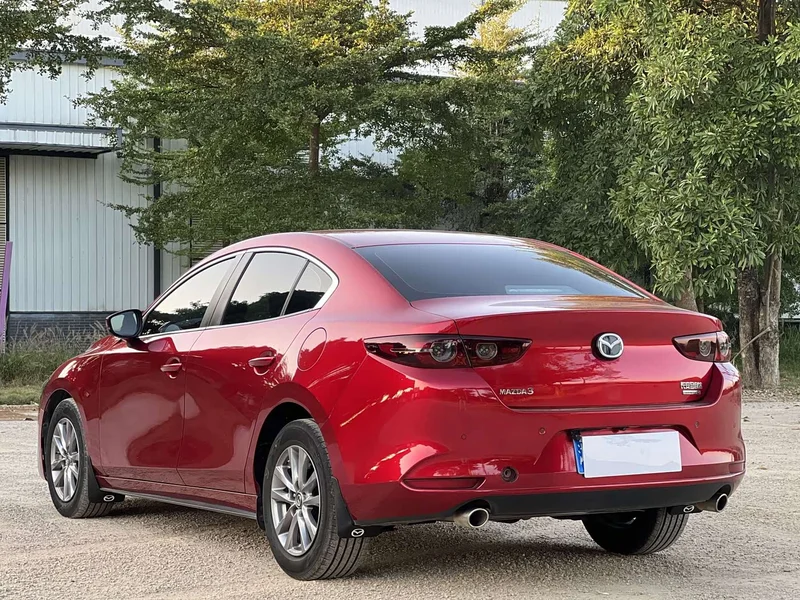 Mazda 3 Axela — фото 15