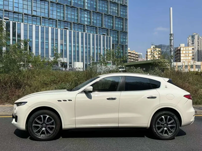 Maserati Levante — фото 22