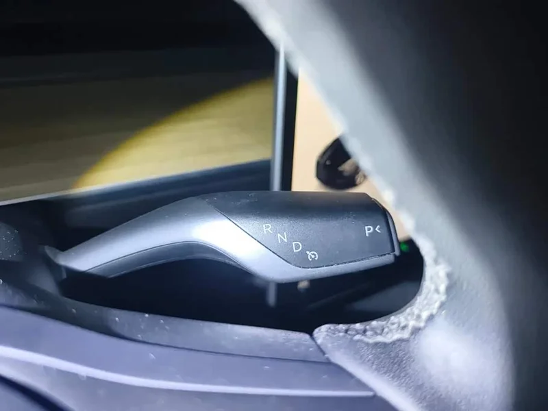 Tesla Model Y — фото 16