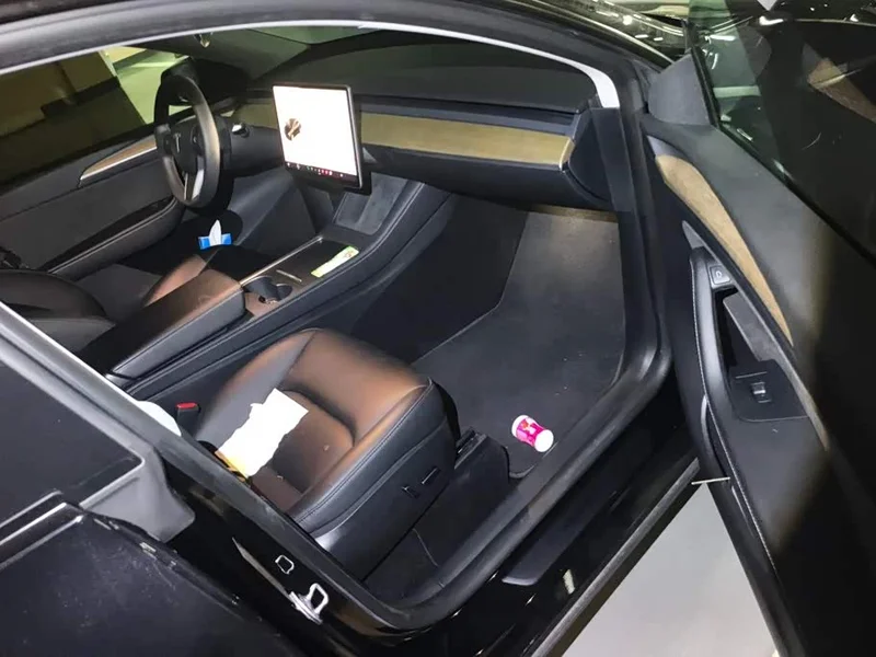 Tesla Model Y — фото 8