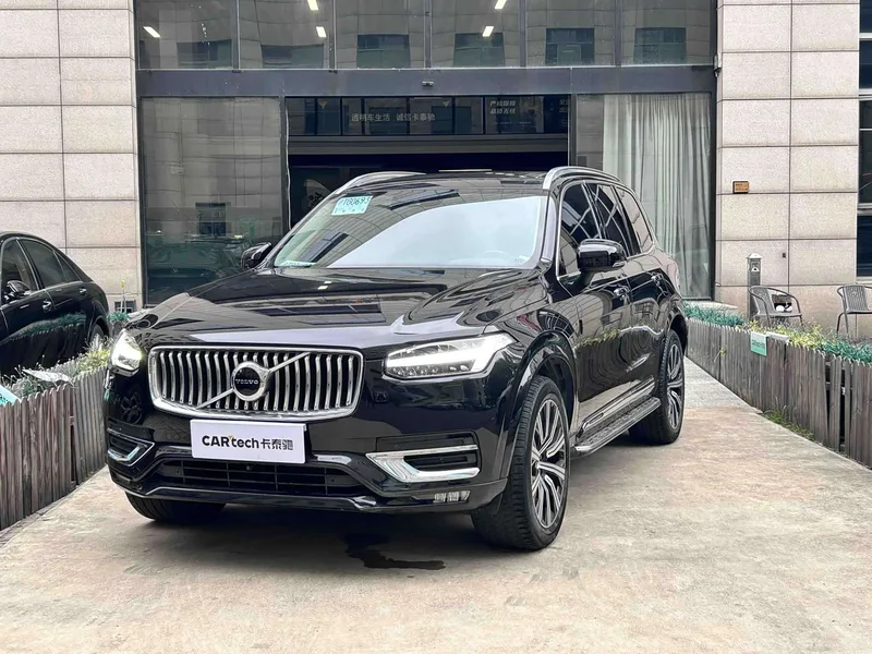 Volvo XC90 — фото 1