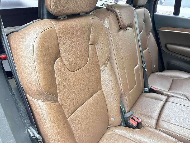 Volvo XC90 — фото 10