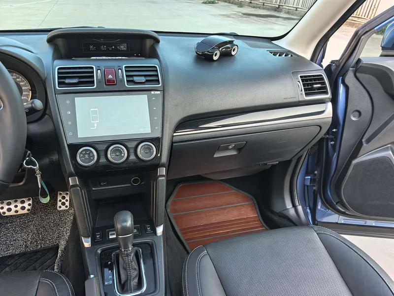 Subaru Forester — фото 10