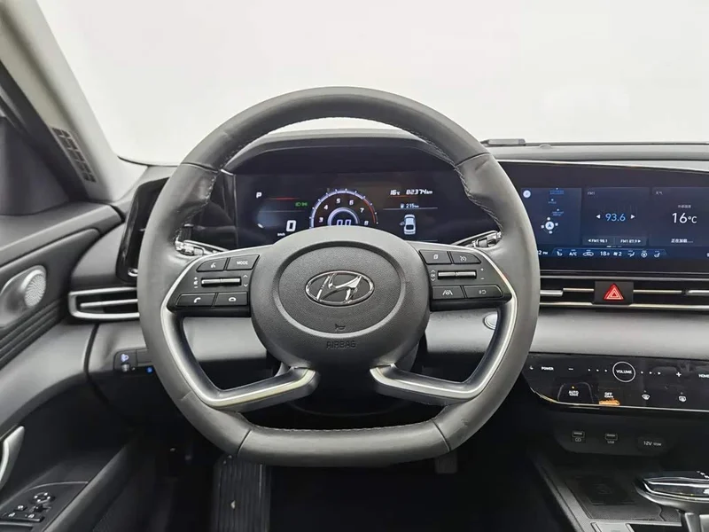 Hyundai Elantra — фото 11