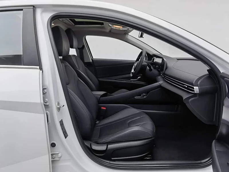 Hyundai Elantra — фото 23