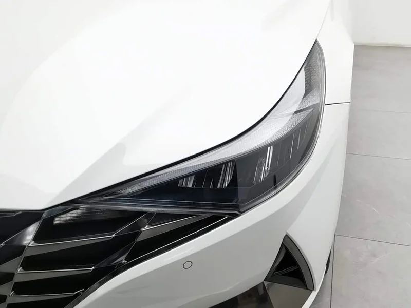 Hyundai Elantra — фото 7