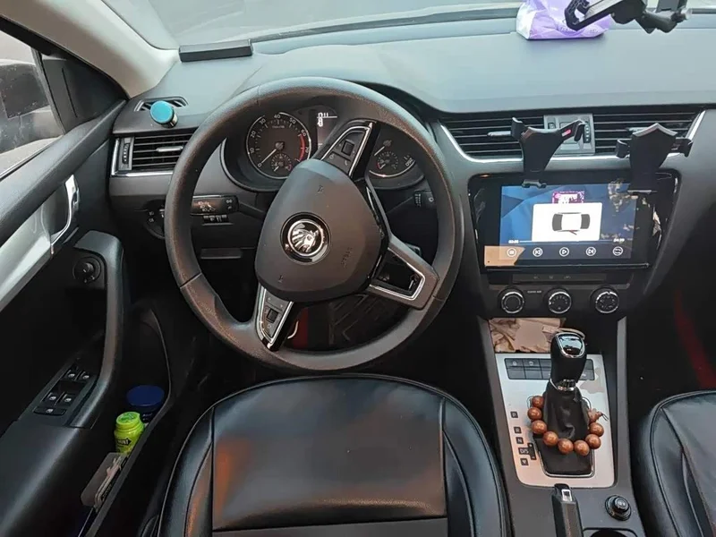 Volkswagen Octavia — фото 6