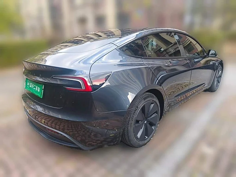 Tesla Model 3 — фото 4