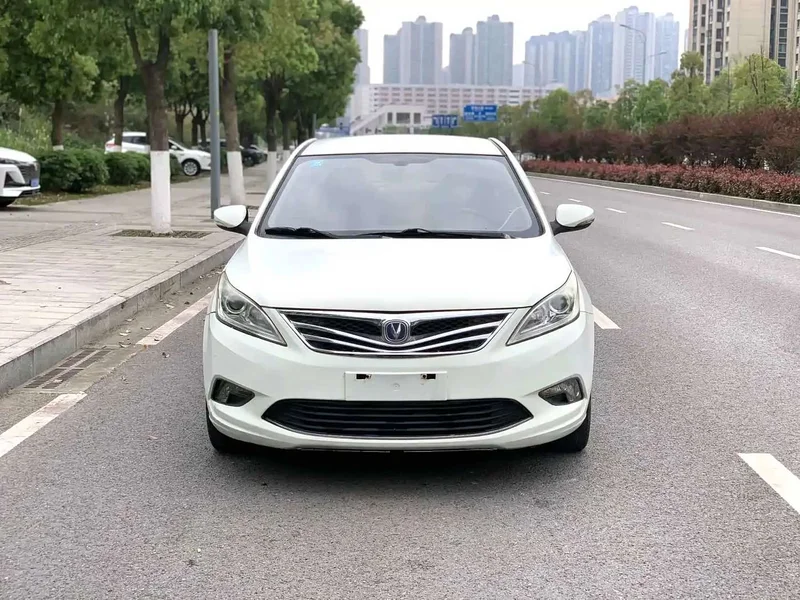 Changan Eado — фото 2