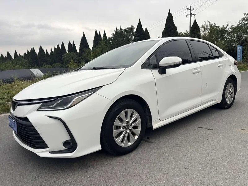 Toyota Corolla — фото 2