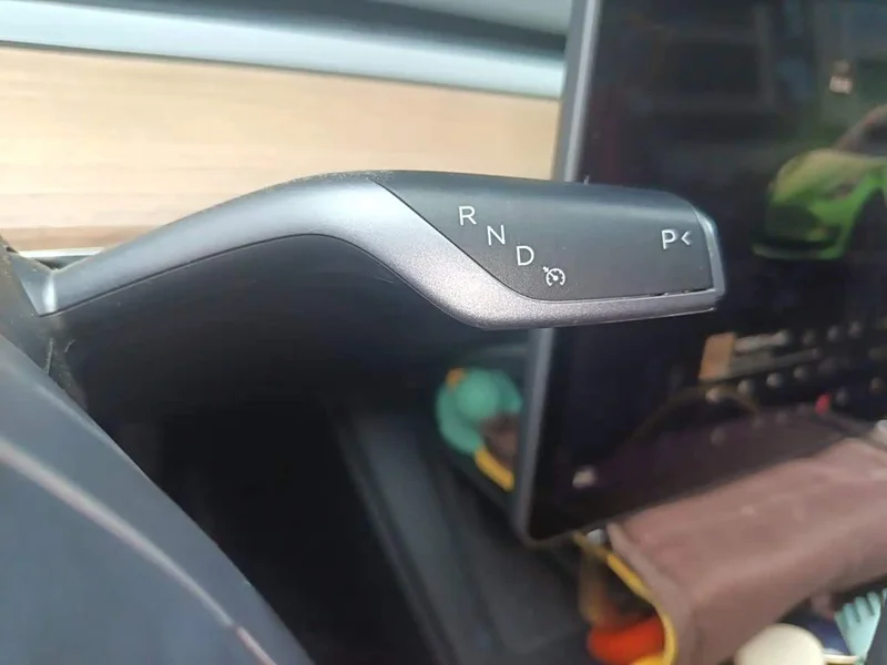 Tesla Model 3 — фото 10
