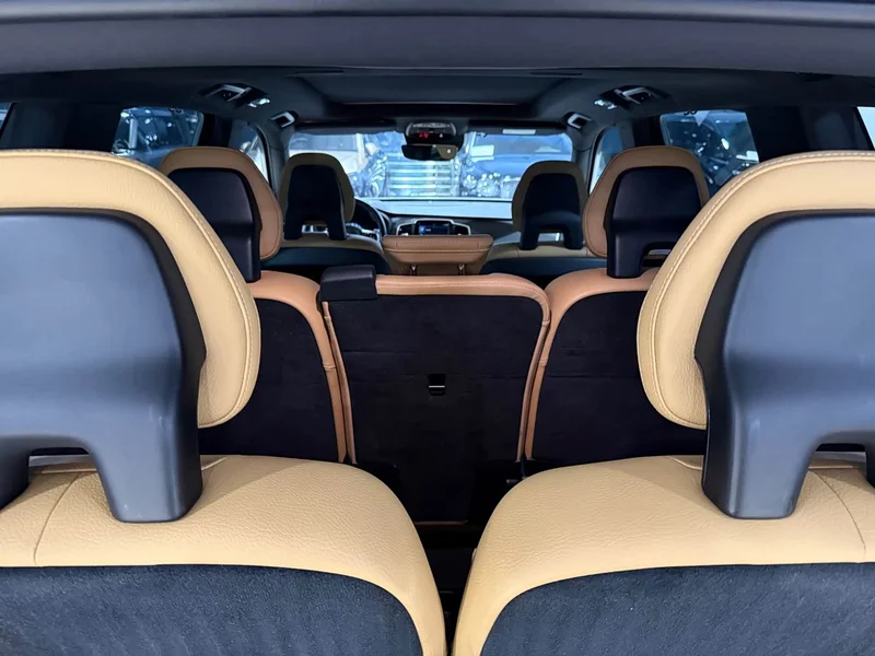 Volvo XC90 — фото 18