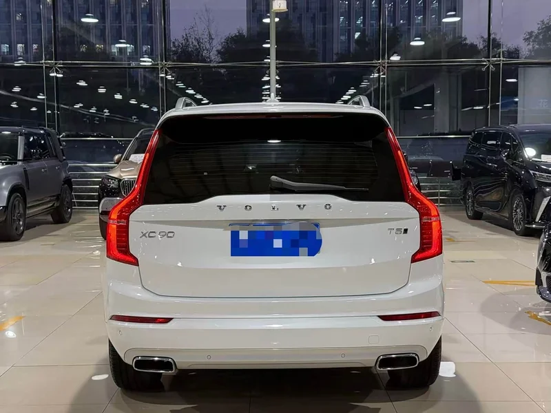 Volvo XC90 — фото 20