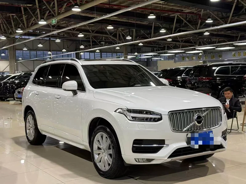 Volvo XC90 — фото 3