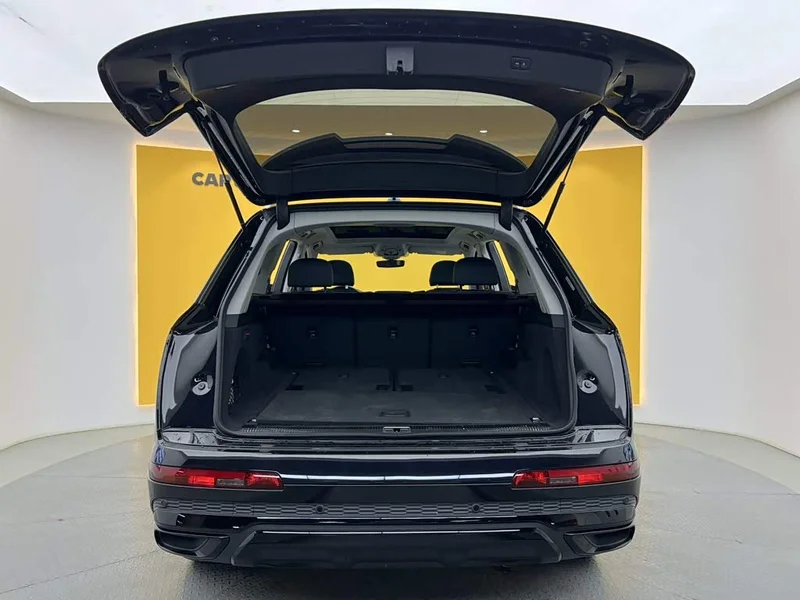 Audi Q7 — фото 11