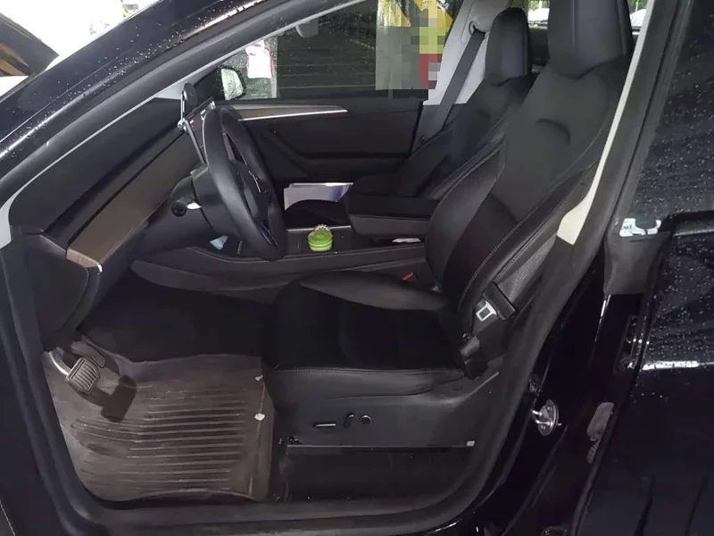 Tesla Model Y — фото 11