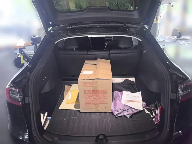 Tesla Model Y — фото 15