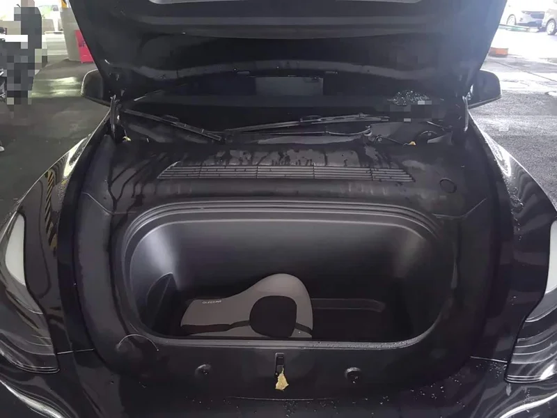 Tesla Model Y — фото 16