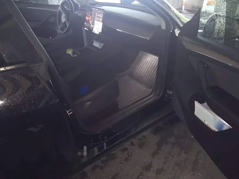 Tesla Model Y — фото 19