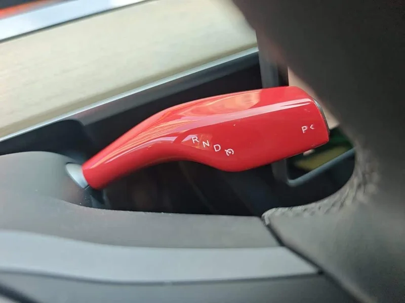 Tesla Model Y — фото 15