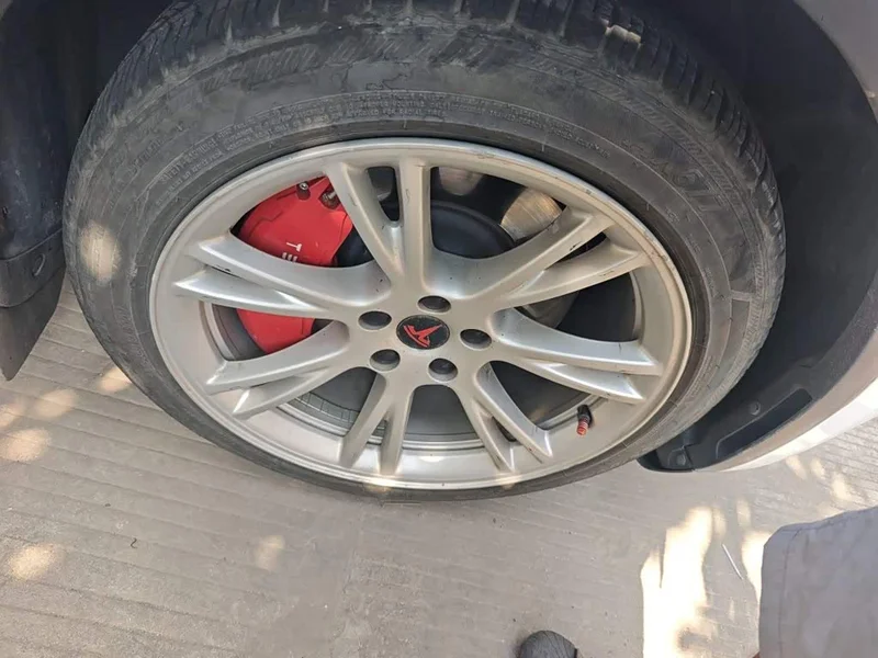 Tesla Model Y — фото 8