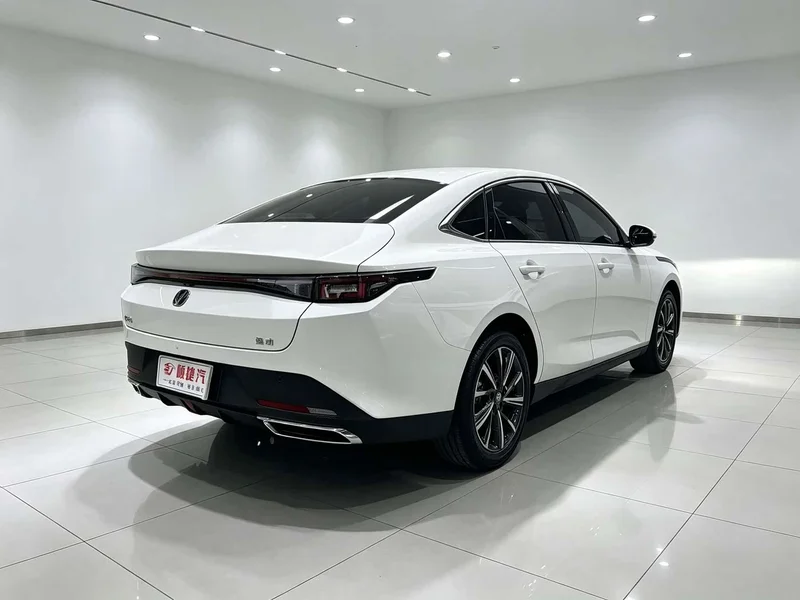 Changan Eado — фото 11