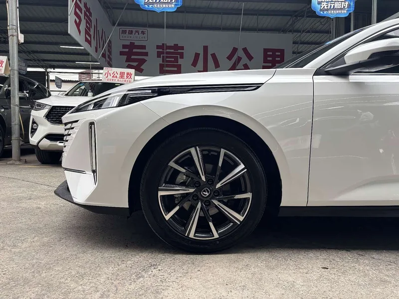 Changan Eado — фото 15