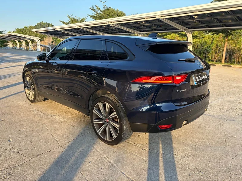 Jaguar F-PACE — фото 15