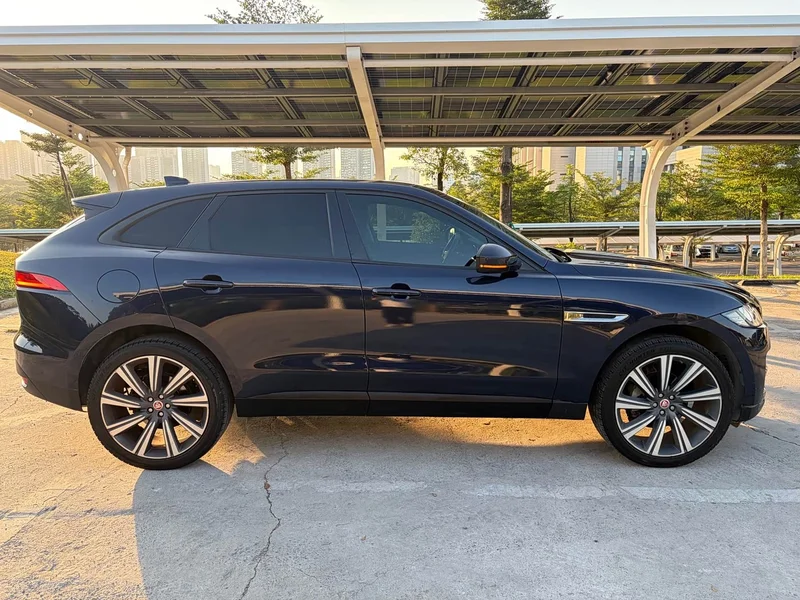 Jaguar F-PACE — фото 18