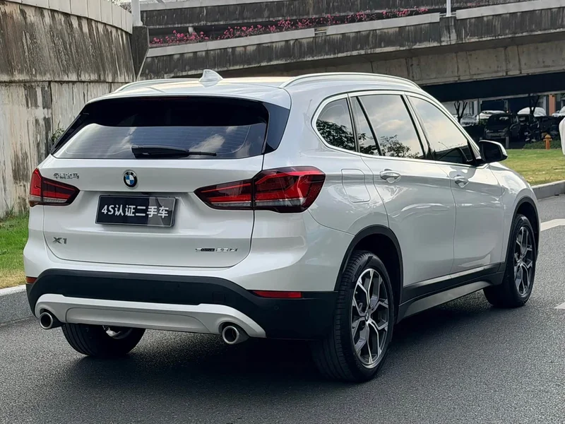 BMW X1 — фото 5