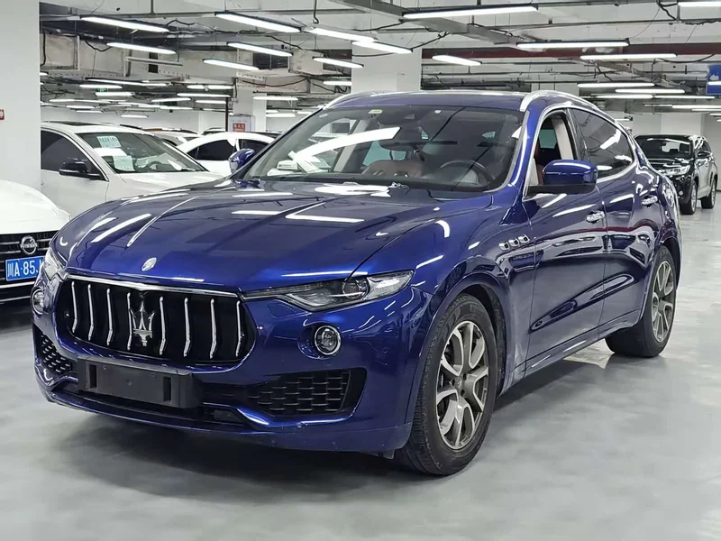 Maserati Levante — фото 1
