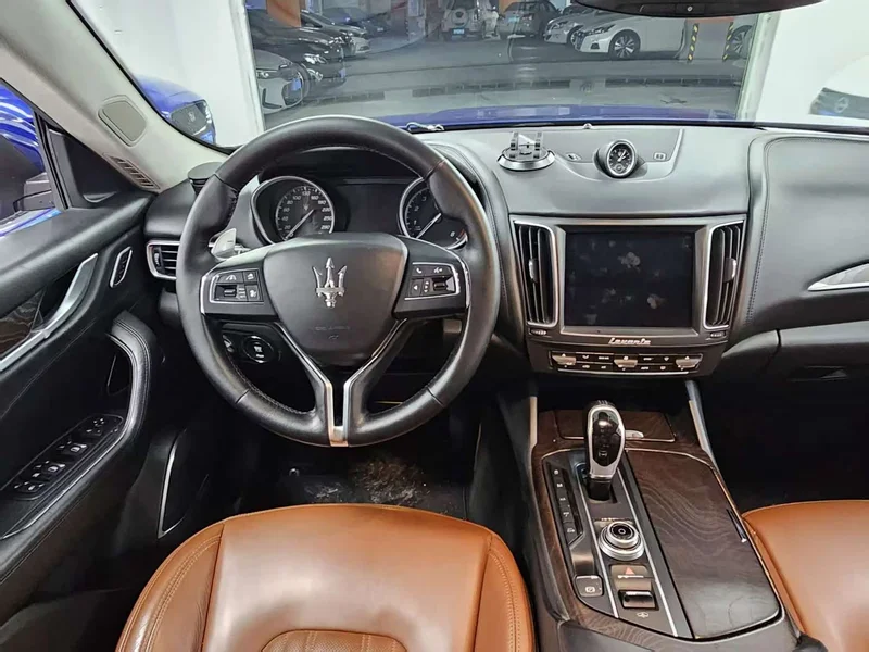 Maserati Levante — фото 17