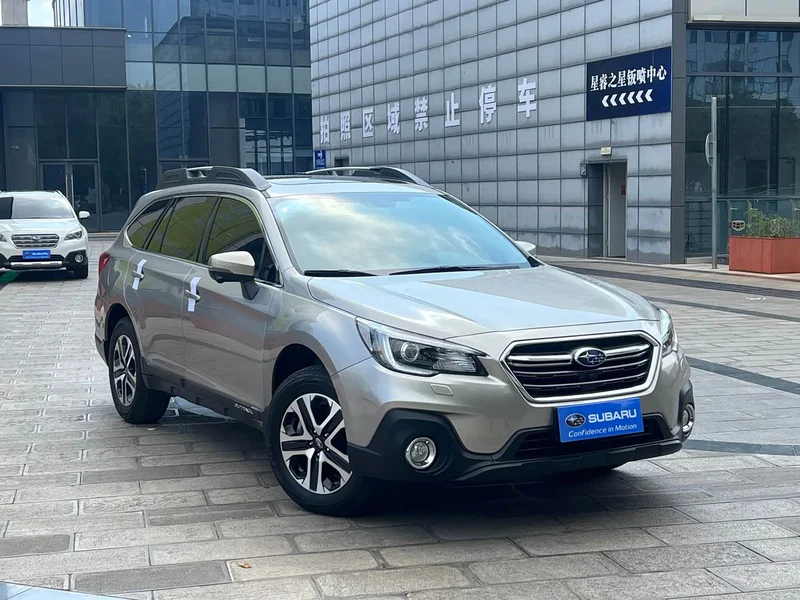 Subaru Outback — фото 1