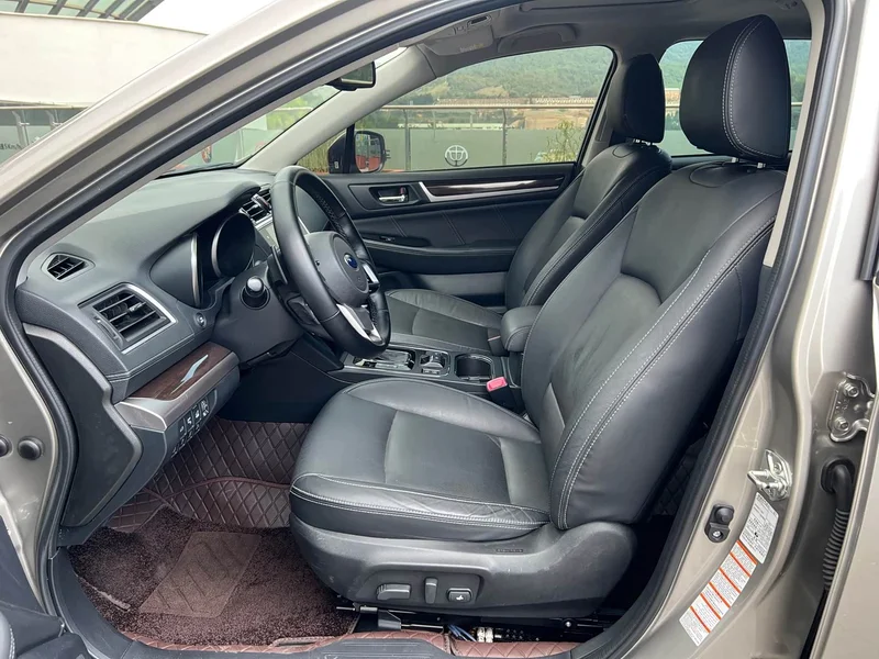 Subaru Outback — фото 4
