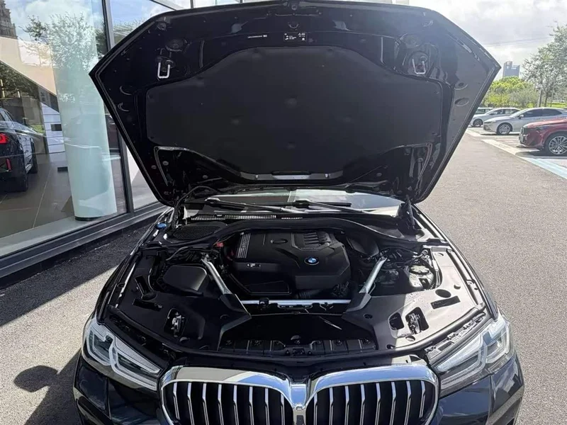 BMW 5-Series — фото 16