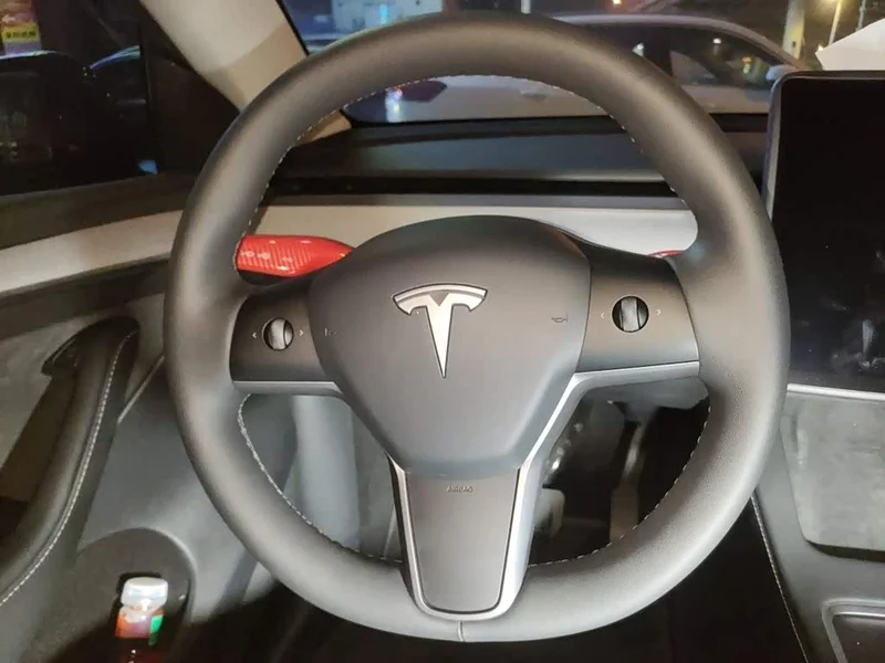 Tesla Model Y — фото 11