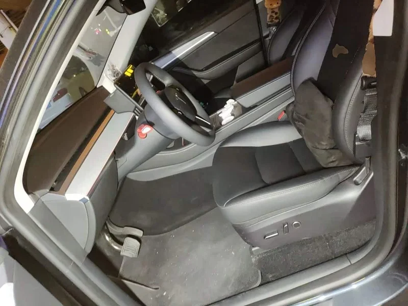Tesla Model Y — фото 16