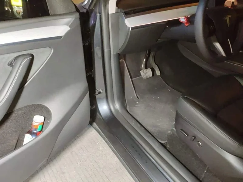 Tesla Model Y — фото 17